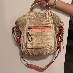 Escada Beige relaxed calfskin Shoulder Bag